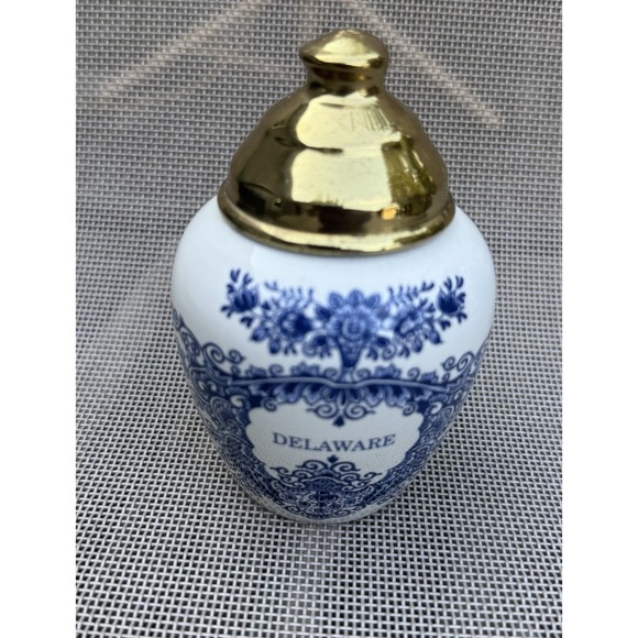 Delaware Delft ROYAL GOEDEWAAGEN SMALL TOBACCO JAR. MADE IN HOLLAND